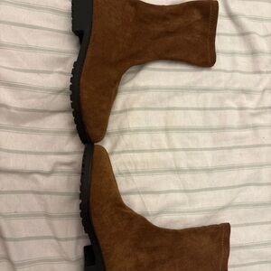 Chic Brown Suede Boots